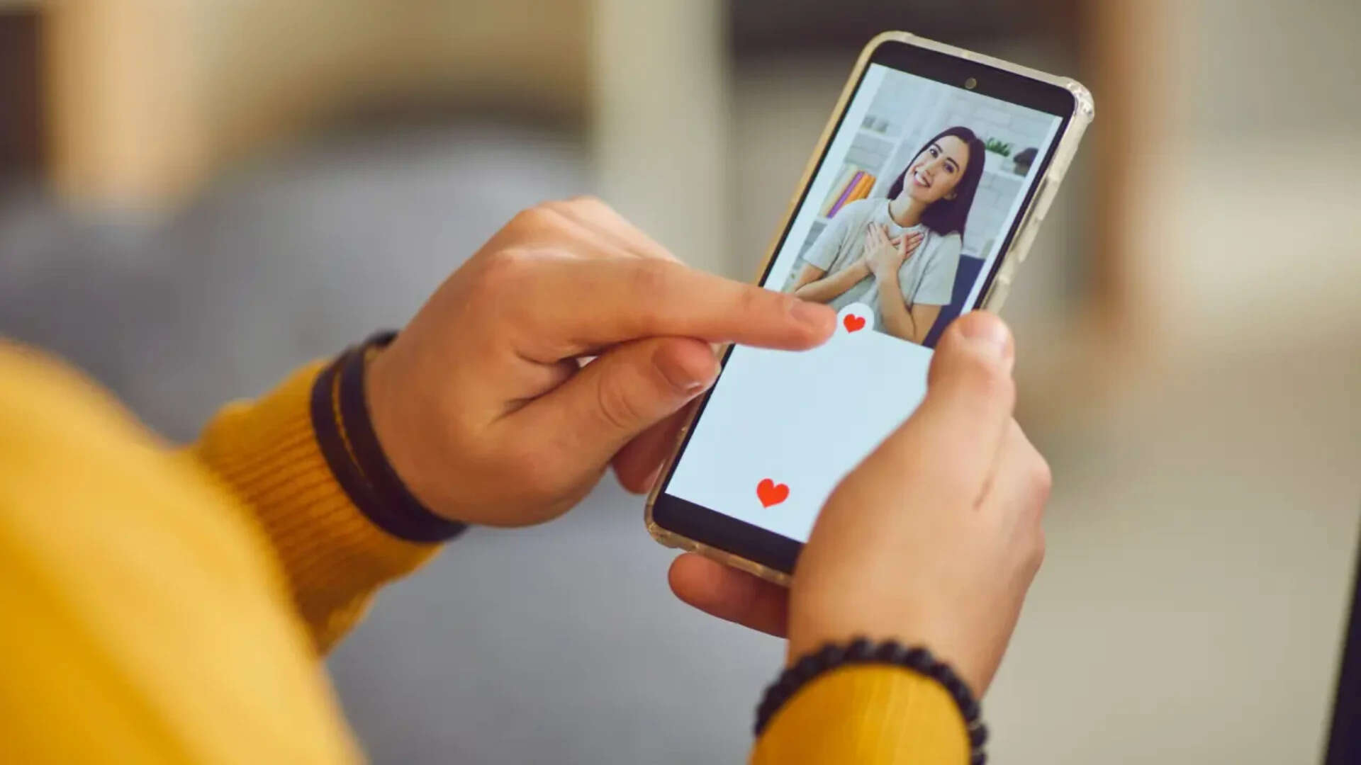 How to stand out on dating apps