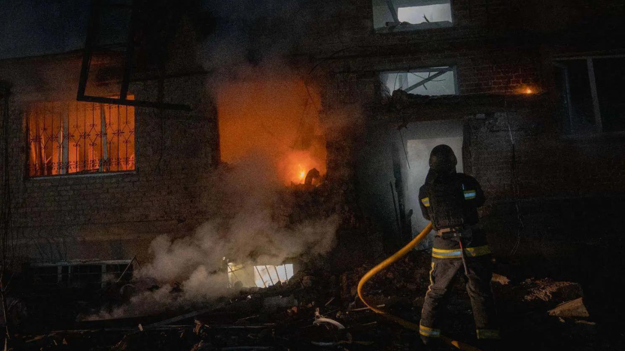 Russia-Ukraine war: Thousands of violations reported as brief Easter truce breaks down