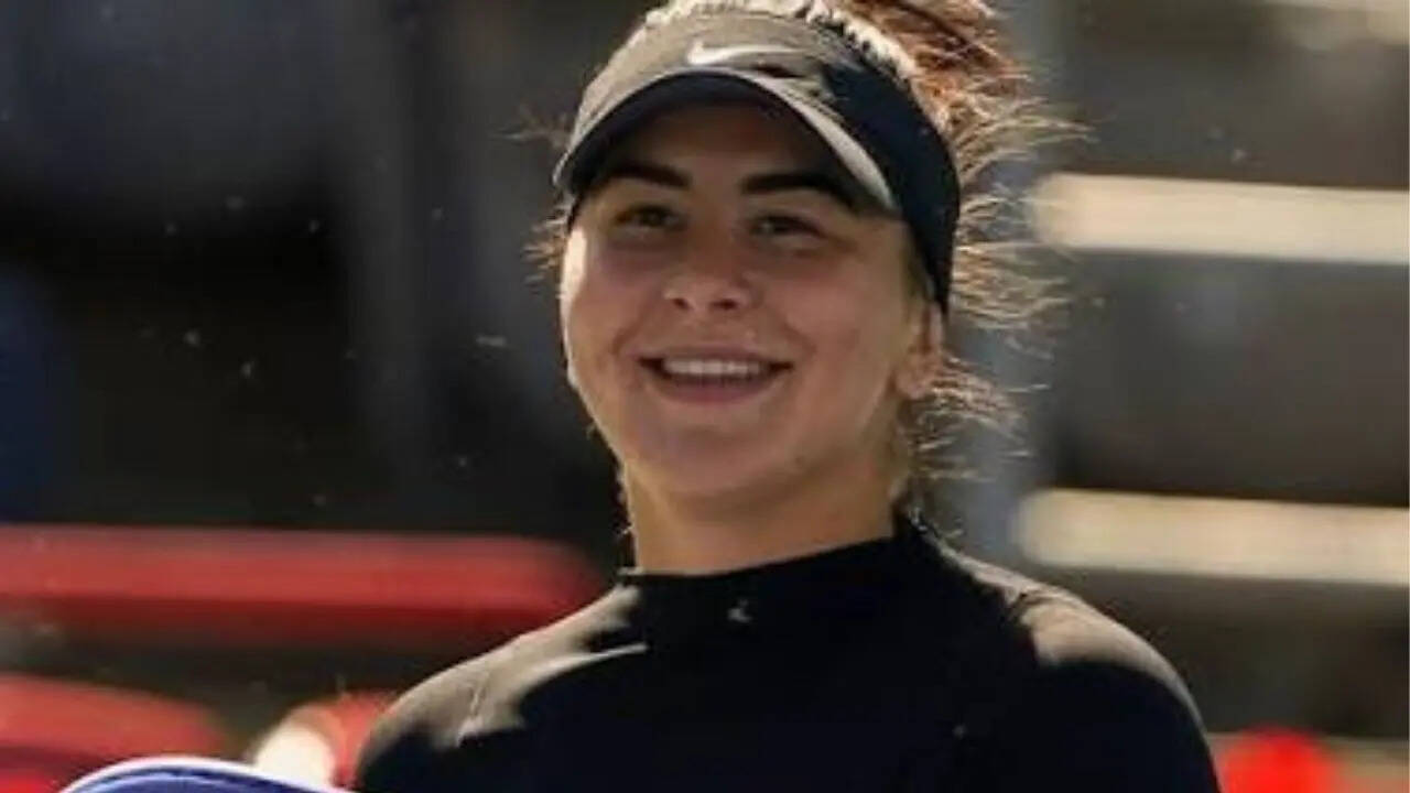 Andreescu’s serve error hands Putintseva win, dents Canada hopes