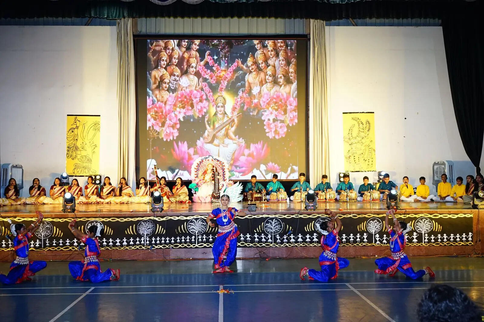 Rabindra Vidya Niketan showcases talent &amp; inspiration