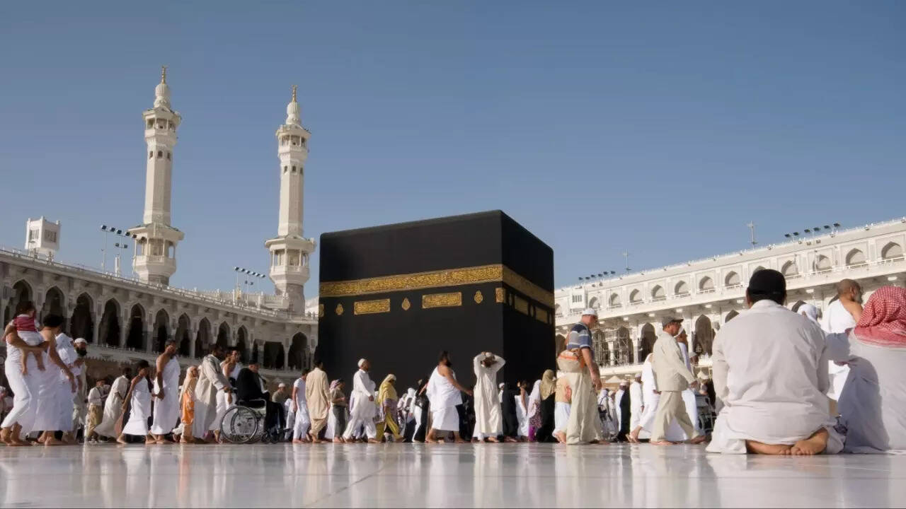 Hajj 2026: Saudi Arabia halts Makkah entry, suspends Umrah visas and sets strict rules for pilgrims
