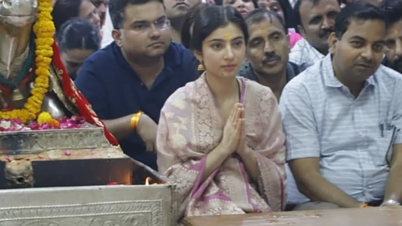 Sara Arjun Blends Faith and Fashion at Mahakaleshwar