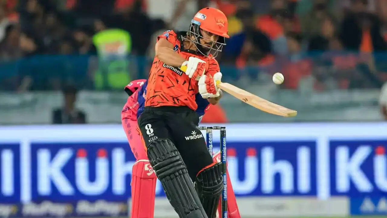 SRH vs RR, IPL Live: Kishan closes in on 100 after Head, Abhishek depart early