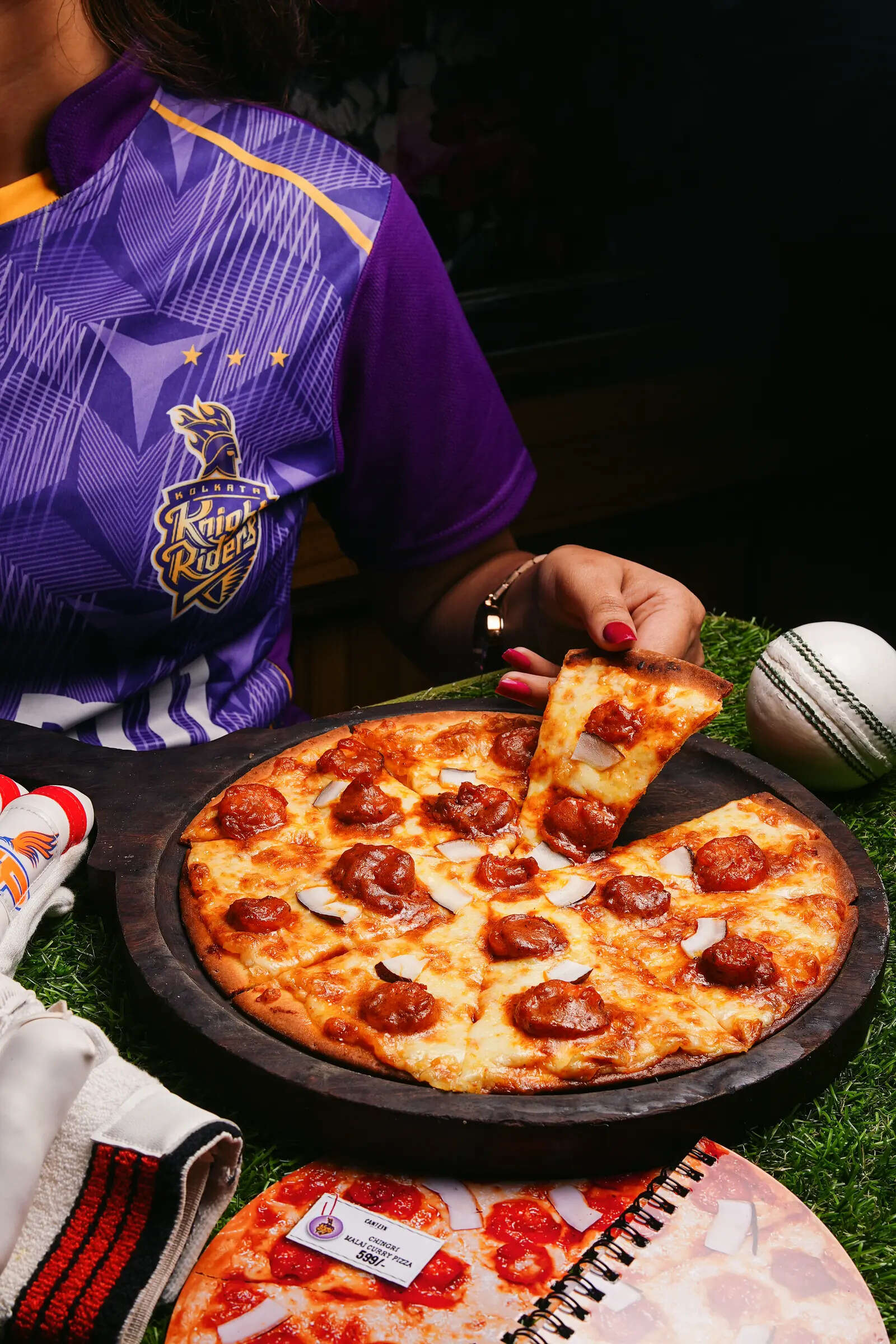 Chingri Malai Curry Pizza (Kolkata)