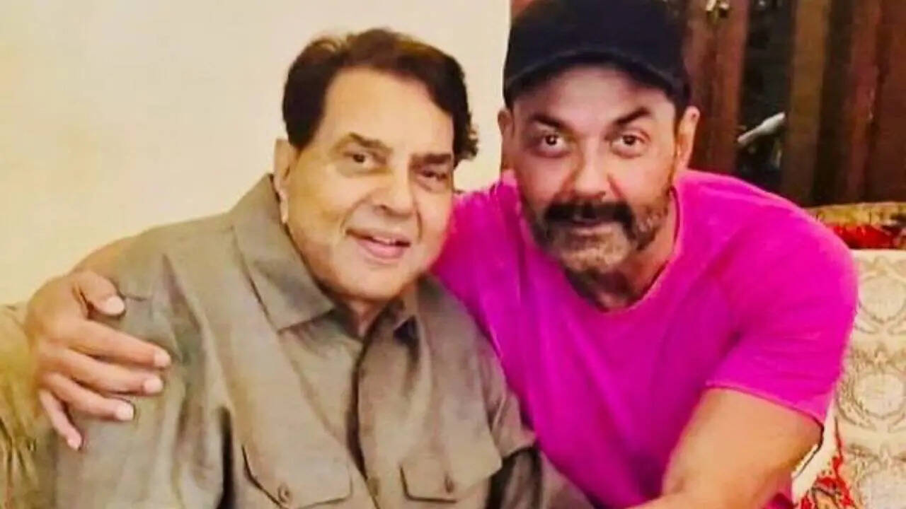Bobby Deol gets emotional remembering father Dharmendra