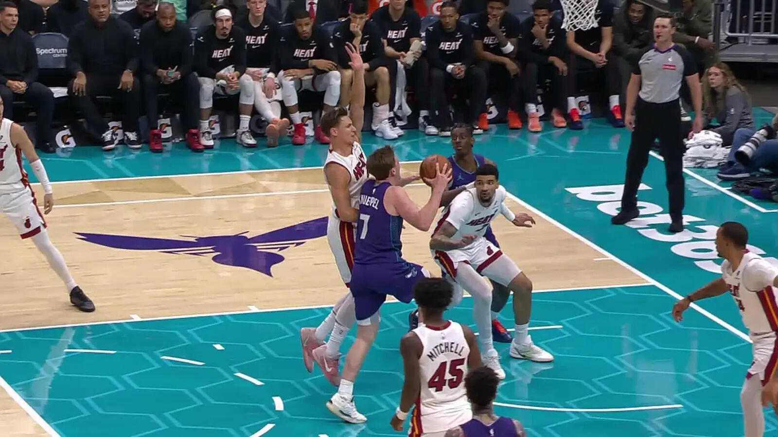 Charlotte Hornets vs Miami Heat 2026 (Image via Getty) Charlotte Hornets vs Miami Heat 2026