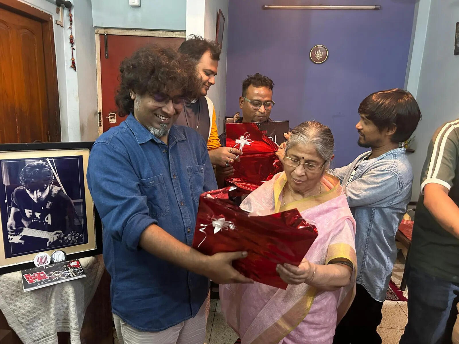 Prithibi launching the song Bidaye Priyotoma Prithibi (1).