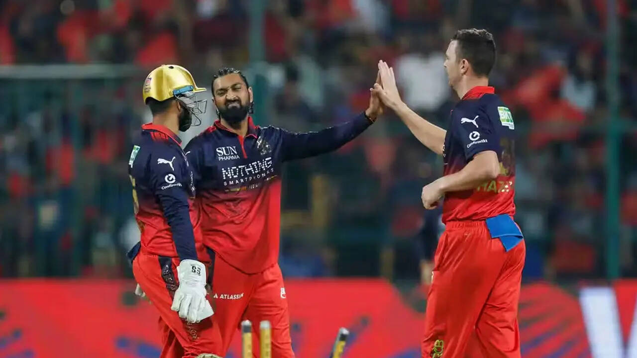 RCB vs LSG Live: Krunal Pandya removes Mitchell Marsh, Abdul Samad in quick succession