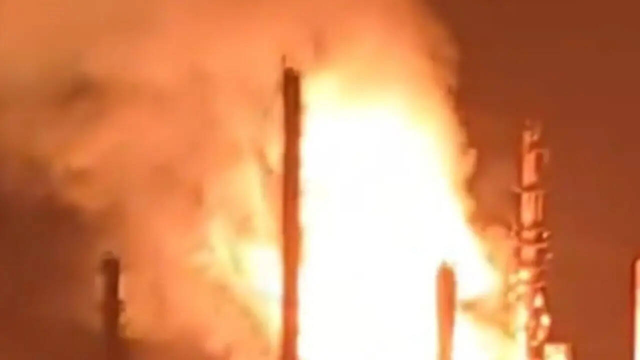 Watch: Massive fire breaks out at Viva Energy's Geelong refinery in Australia