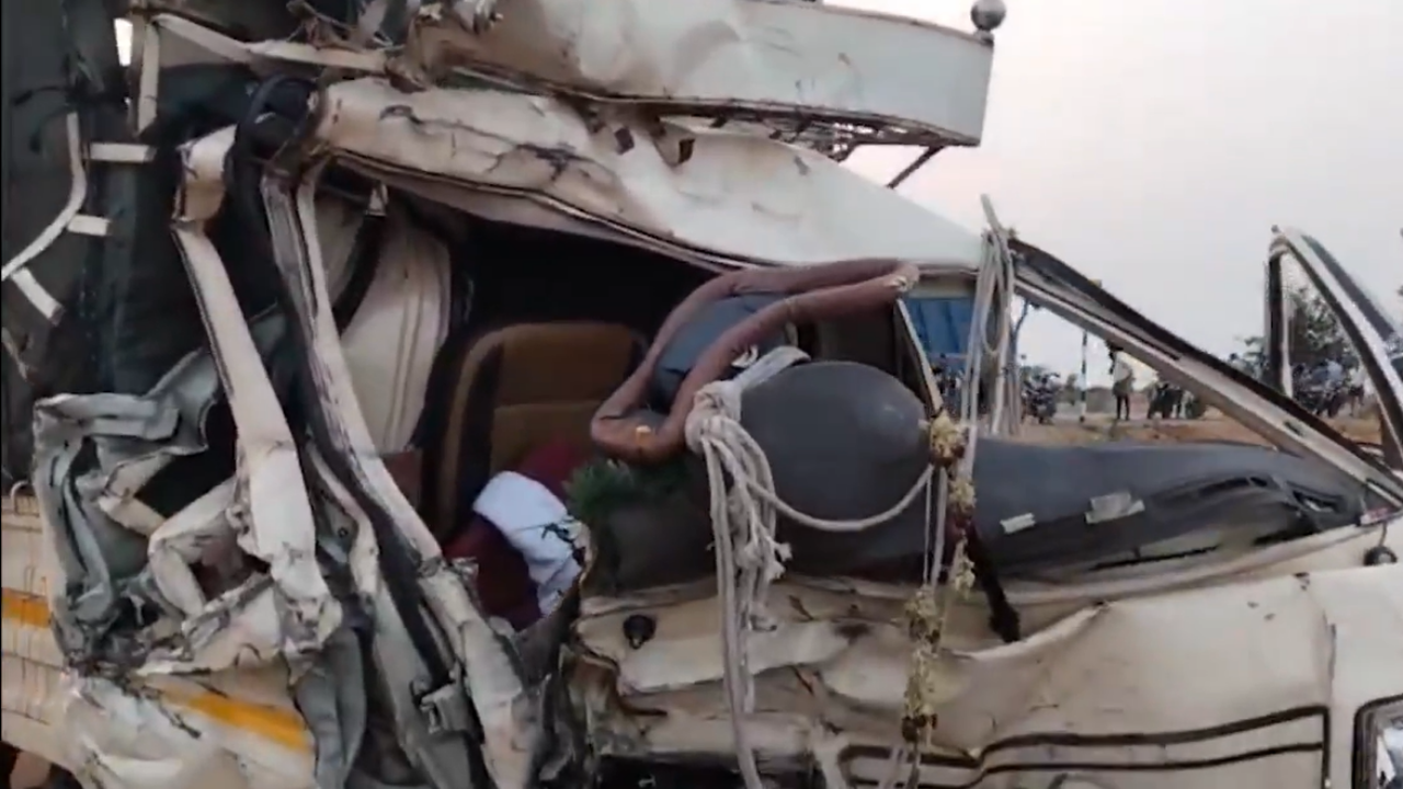 At least 8 killed, 12 injured as lorry rams tanker in Andhra Pradesh’s Kurnool – Exam News AskPrep