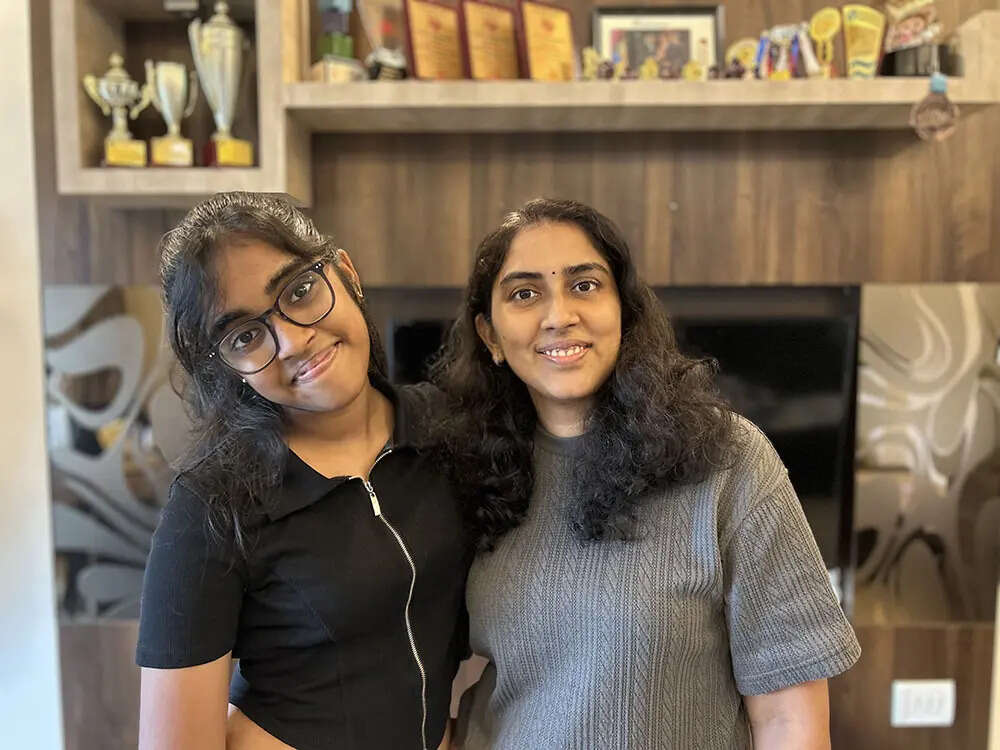 Sujatha Iyer with her younger daughter Pragathi. She deleted her Instagram app to help her older daughter focus on her studies