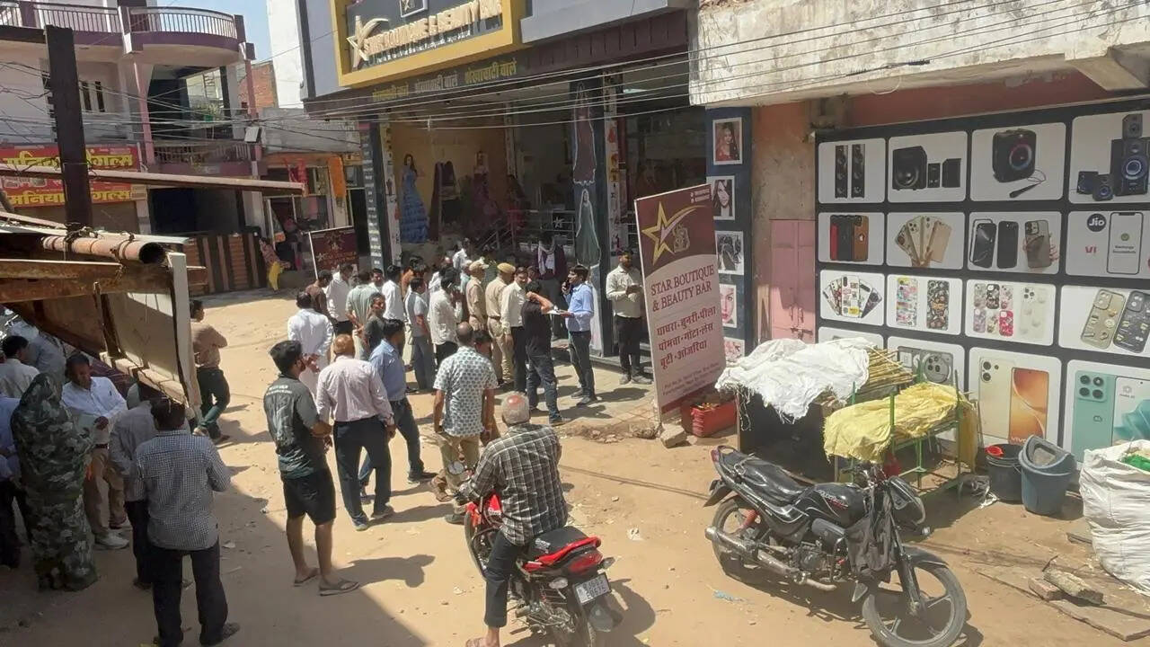 More than 300 illegal structures will be removed along a 5-km stretch