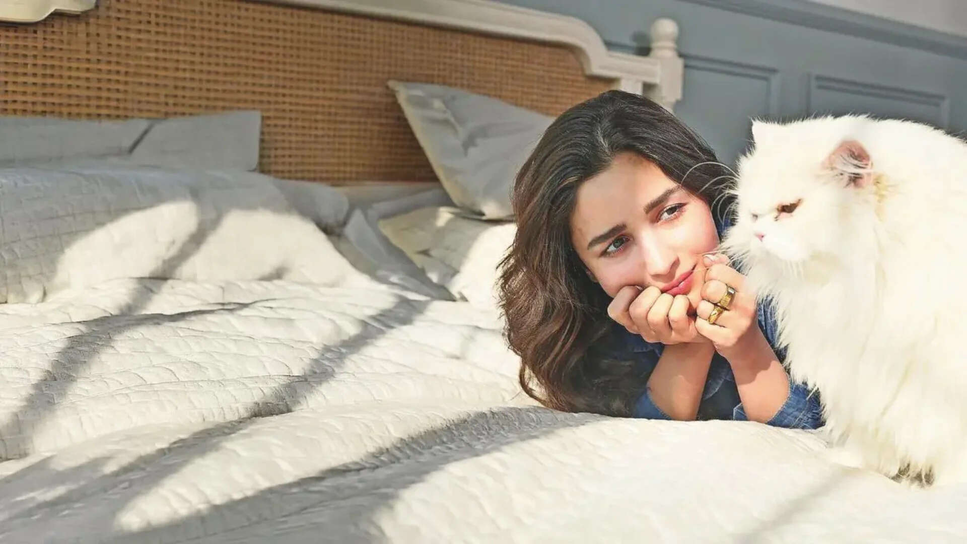 alia bhatt oura ring