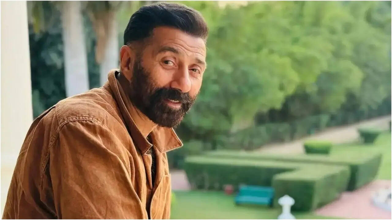 Sunny teams up with Farhan's production house