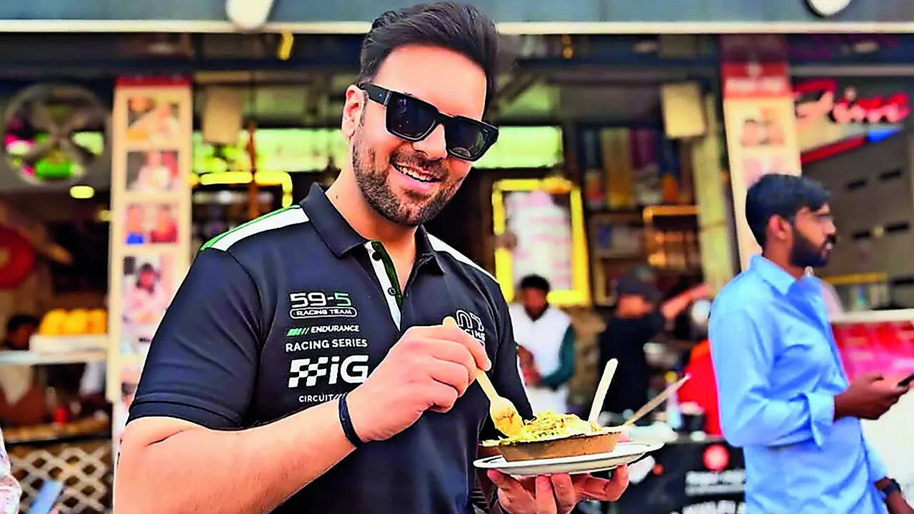 A taste of Lucknow: Ssanjay can't resist city's famous basket chaat
