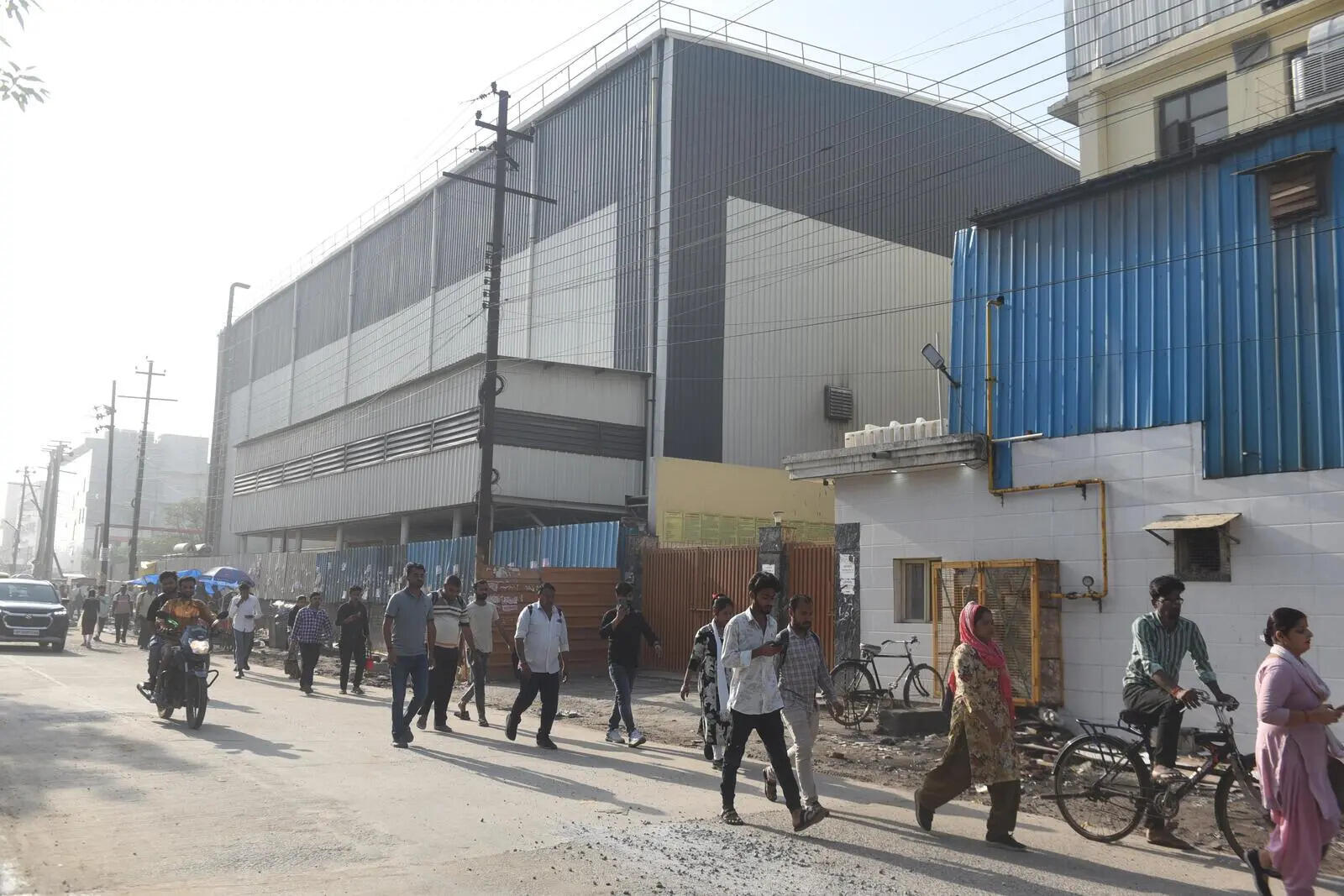 18 Employees begin returning to reopened companies. 15.jpg