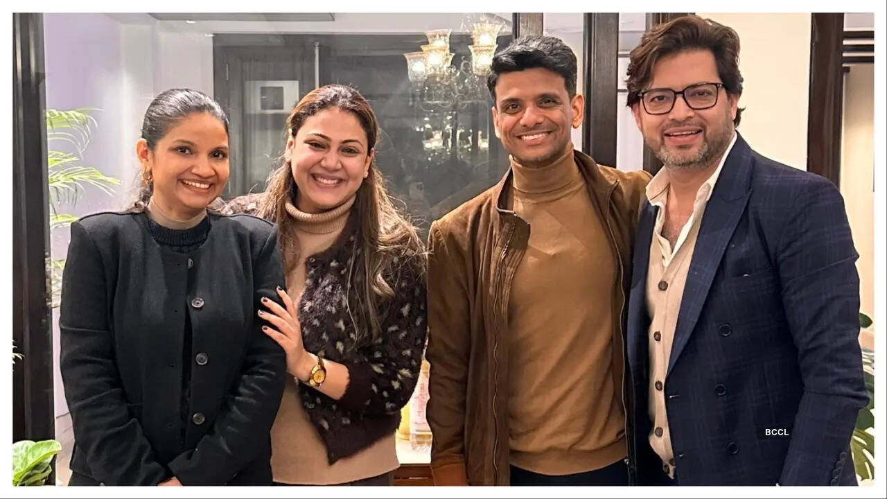The astronauts and designers' wives, Kamna Shukla, Tannmaya Manish, along with their duos Shubhanshu Shukla and Manish Tripathi