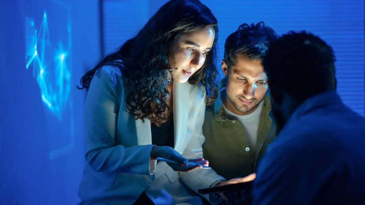 Why mastering AI prompt engineering is becoming essential for students navigating personal finance decisions in a digital world