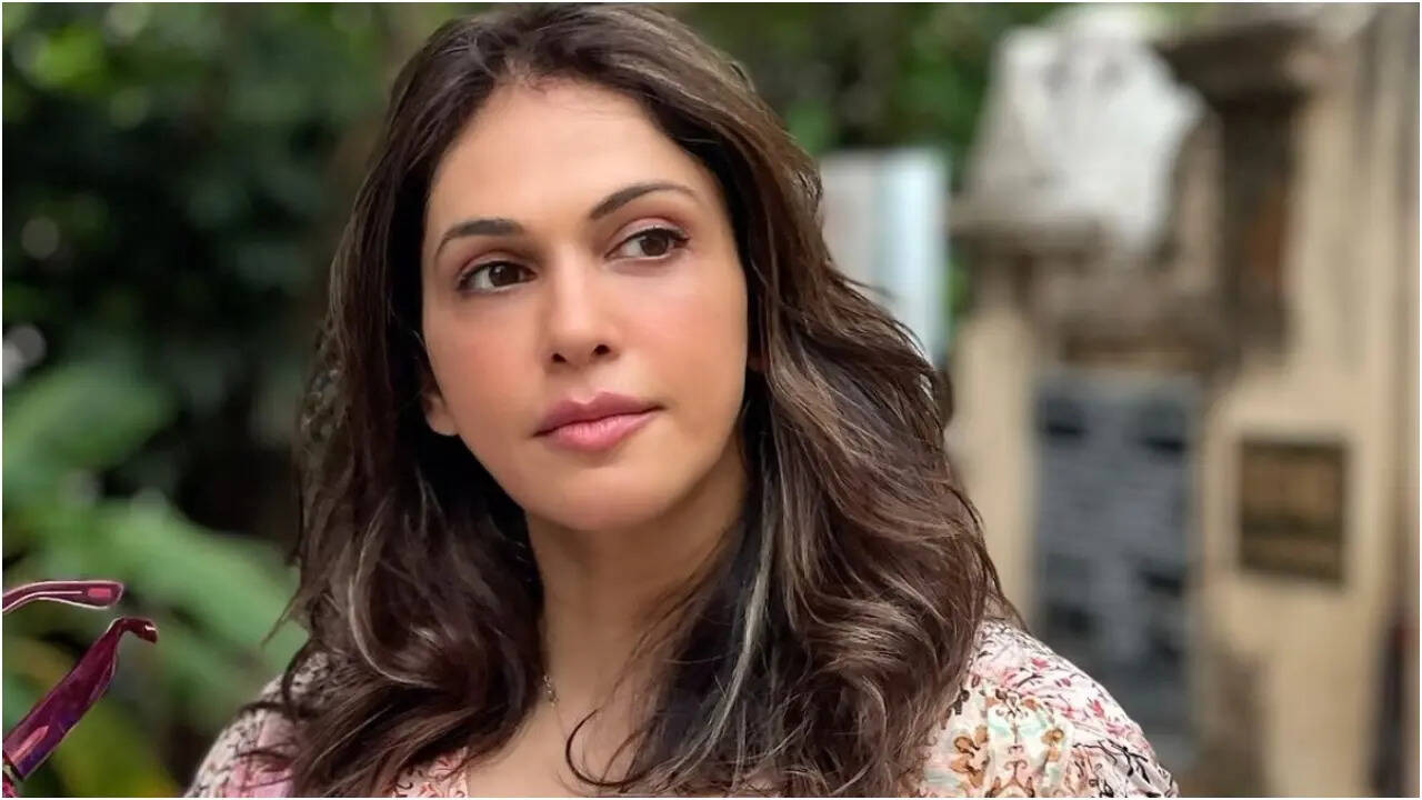 Isha Koppikar slams underage drinking in Mumbai