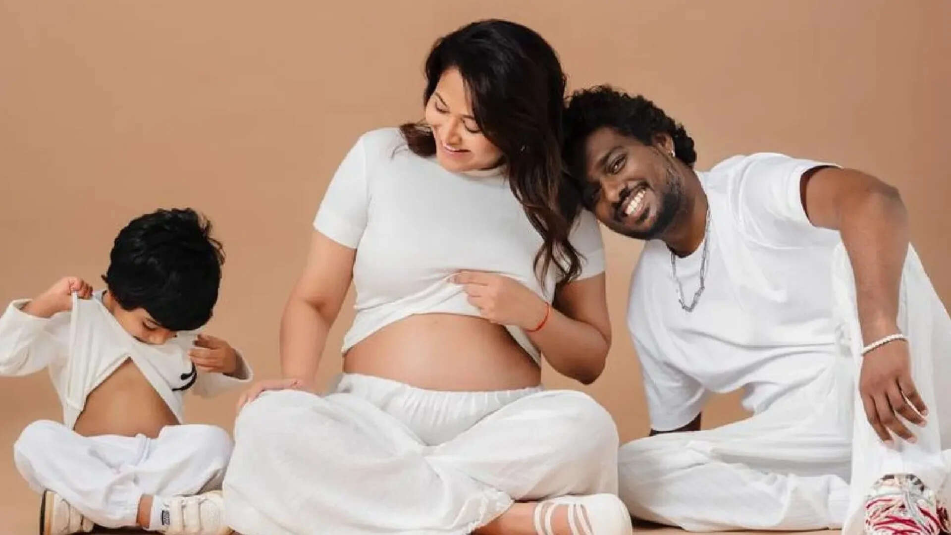 'Raaka' director Atlee and wife Priya welcome baby girl