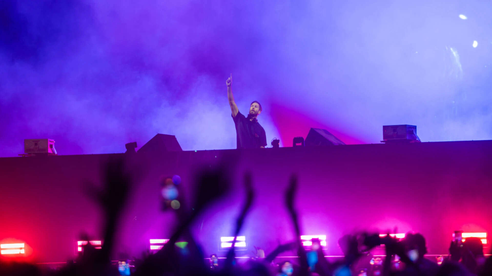 Scottish DJ Calvin Harris finally made his NCR debut, drawing a tightly packed, high-energy crowd