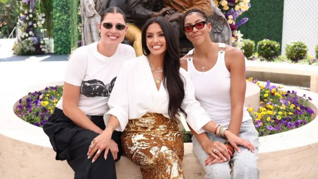 Anna Petrakova, Vanessa Bryant, Candace Parker
