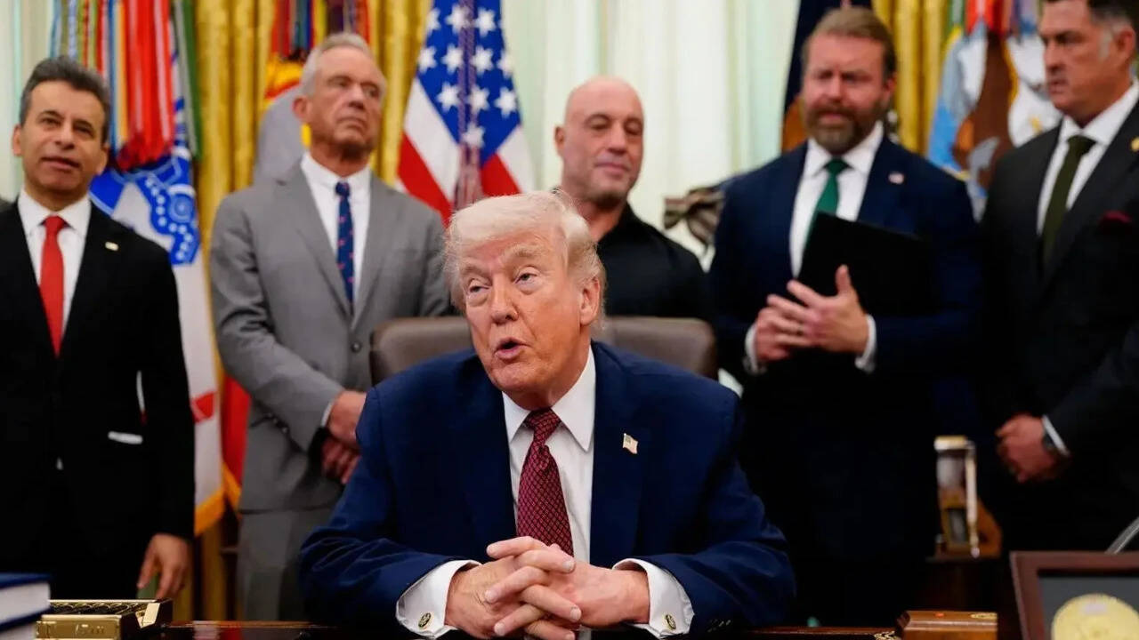 US seizes Iranian ship but both sides say Pakistan talks on