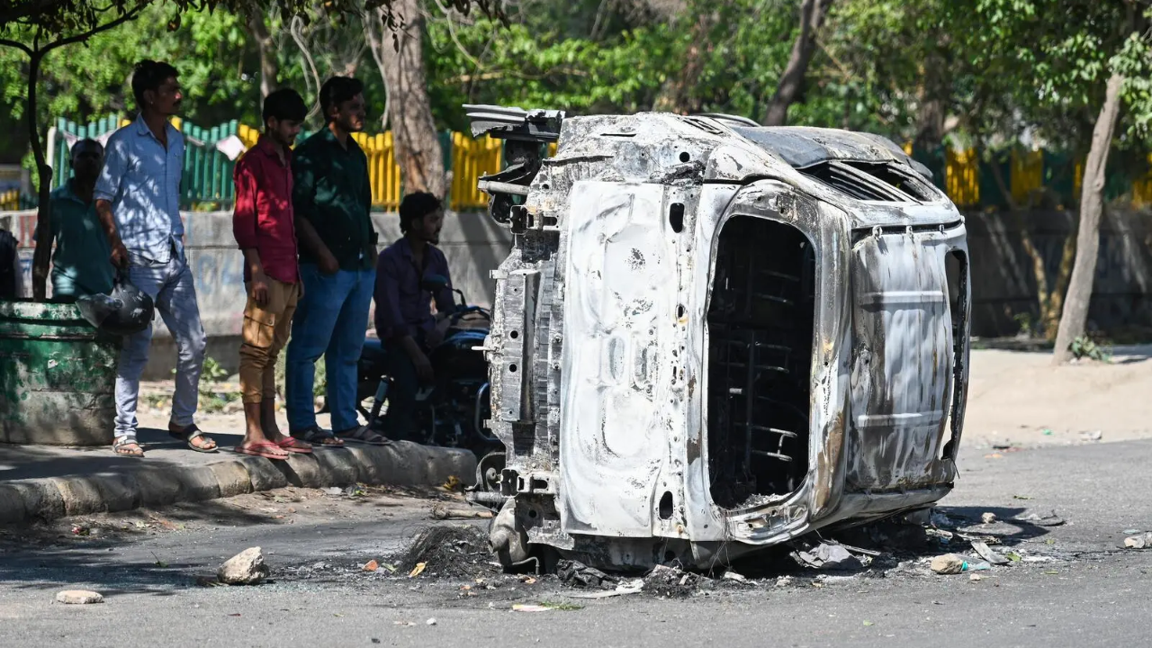 Noida protests: Workers’ outfit members from Delhi, Lucknow arrested
