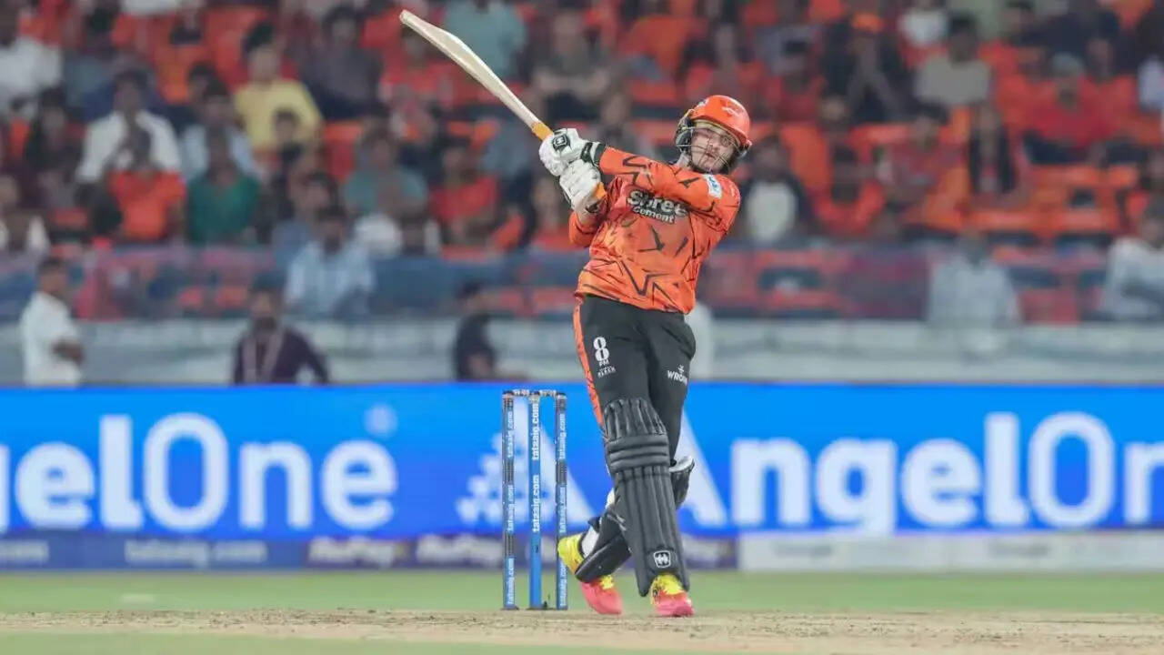 IPL Live Score: Ton-up Abhishek becomes unstoppable as SRH cross 200-mark