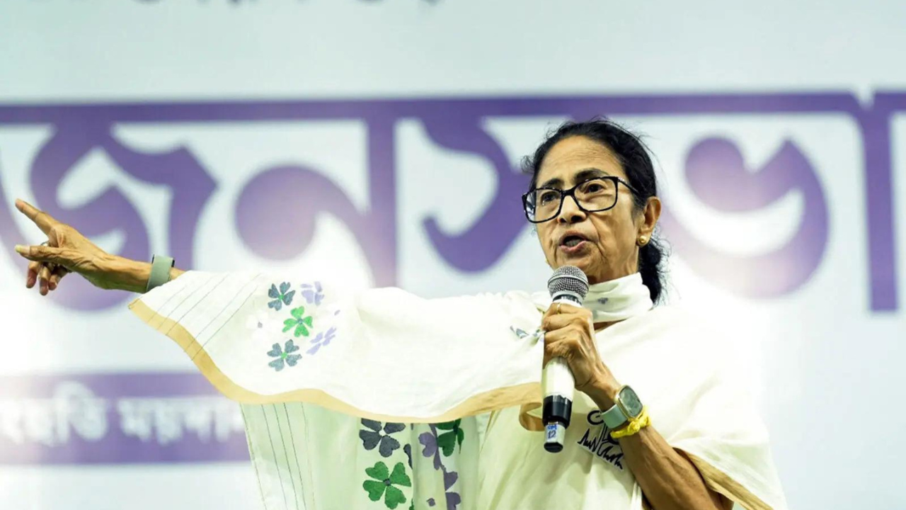 ‘We will not grant you permission’: Mamata accuses EC of bias, claims denial of public meeting permission