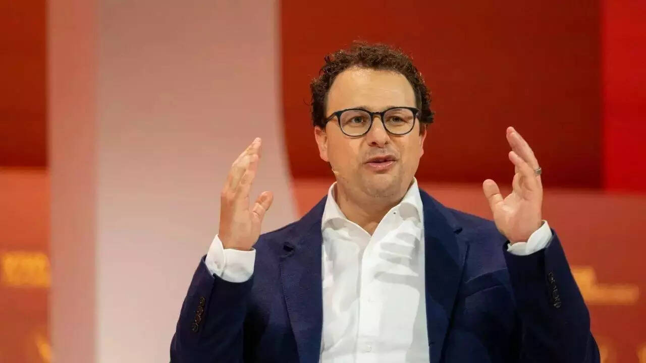 Nobel Prize-winning economist on Anthropic CEO’s white-collar jobs wipeout