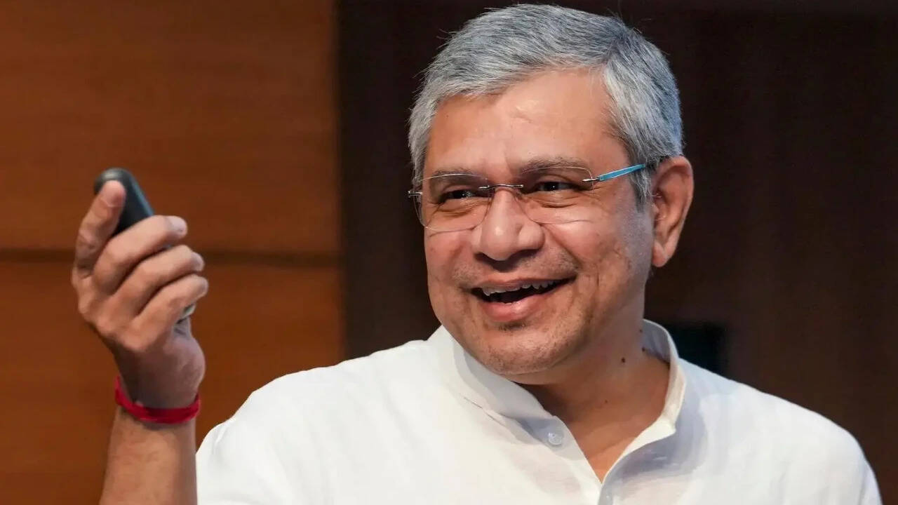 Vaishnaw sets target for top rail officials after reality check of ‘lightweight tools’ for trackmen