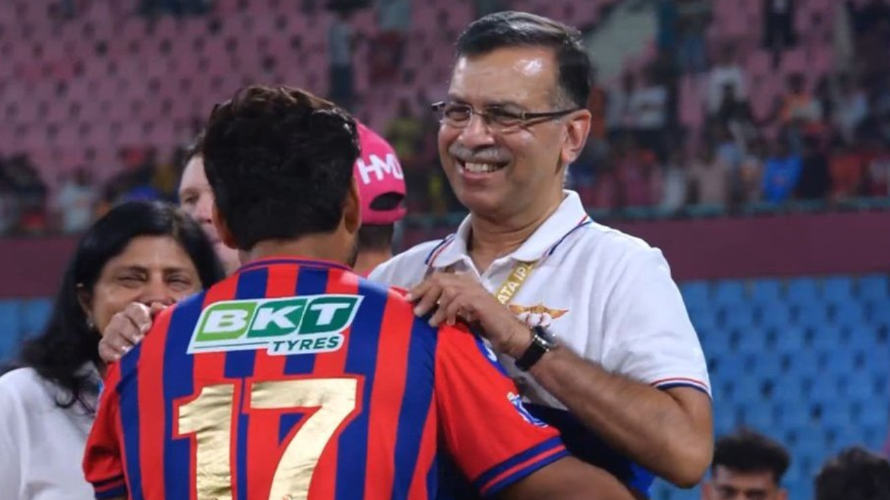 Sanjeev Goenka-Rishabh Pant hug sparks 'fake smile' debate after LSG’s loss