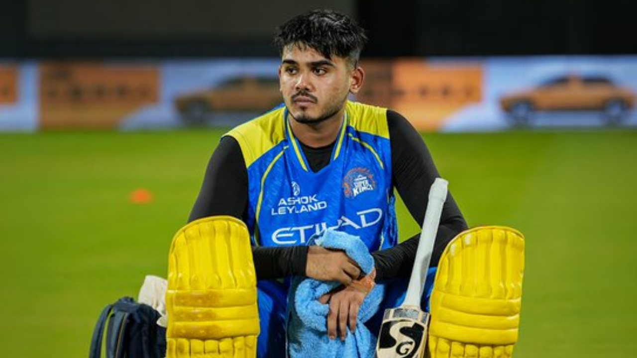 3 players who could replace Ayush Mhatre at no.3 for CSK against MI