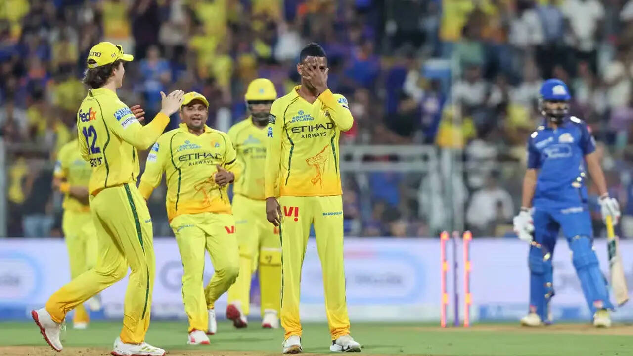 IPL: Chennai Super Kings crush Mumbai Indians by 103 runs