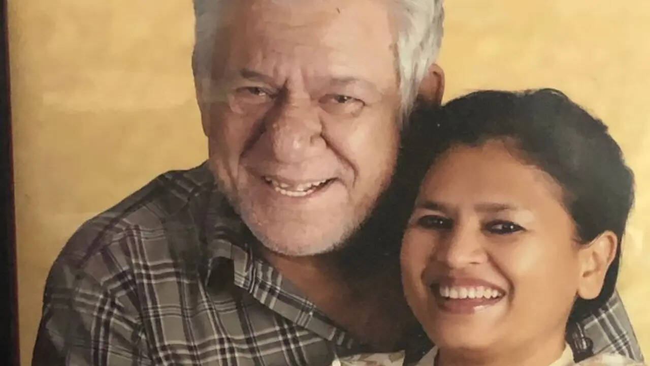 Annu Kapoor expresses anger towards Om Puri for ruining his sister's life