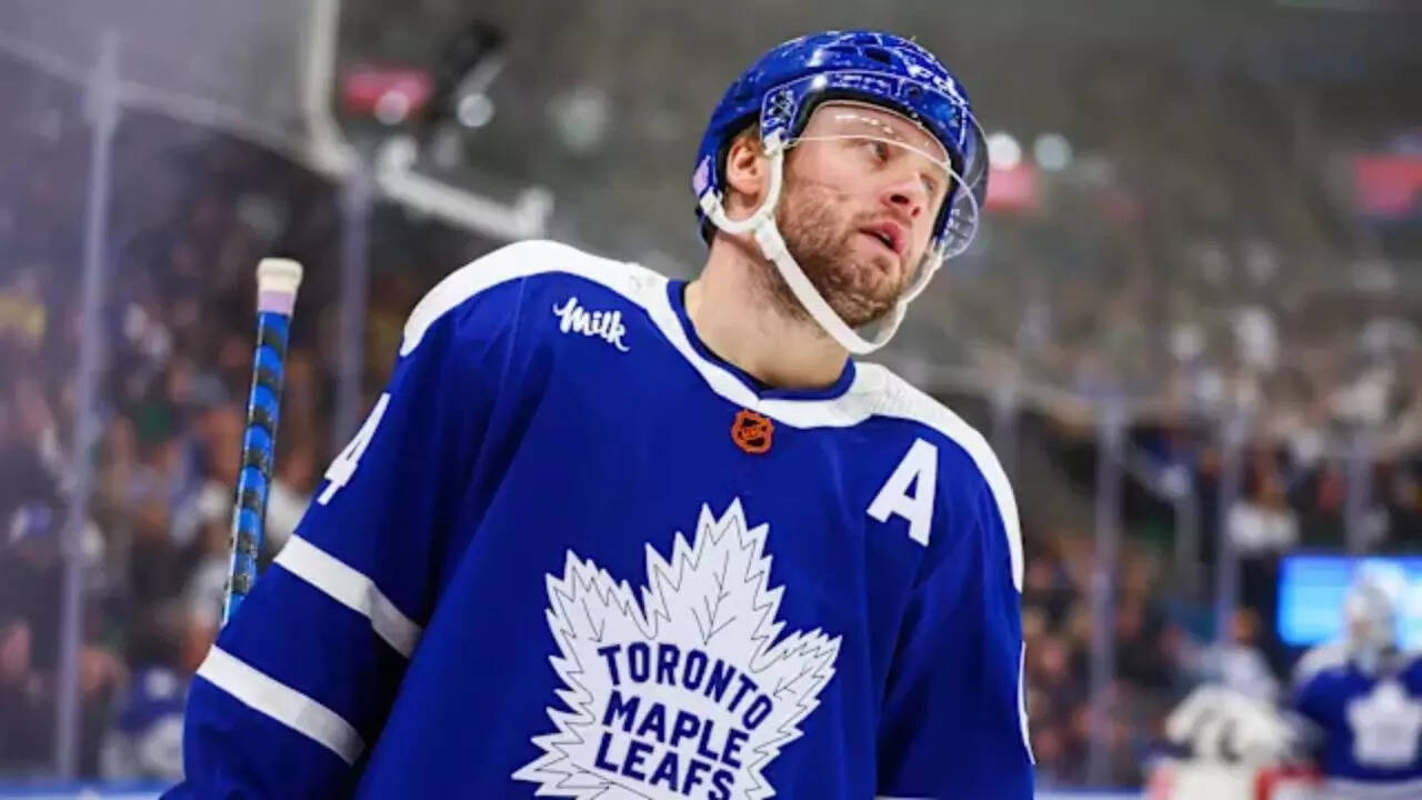 NHL rumor: Blackhawks eye Rielly, Knies in Leafs trade talks