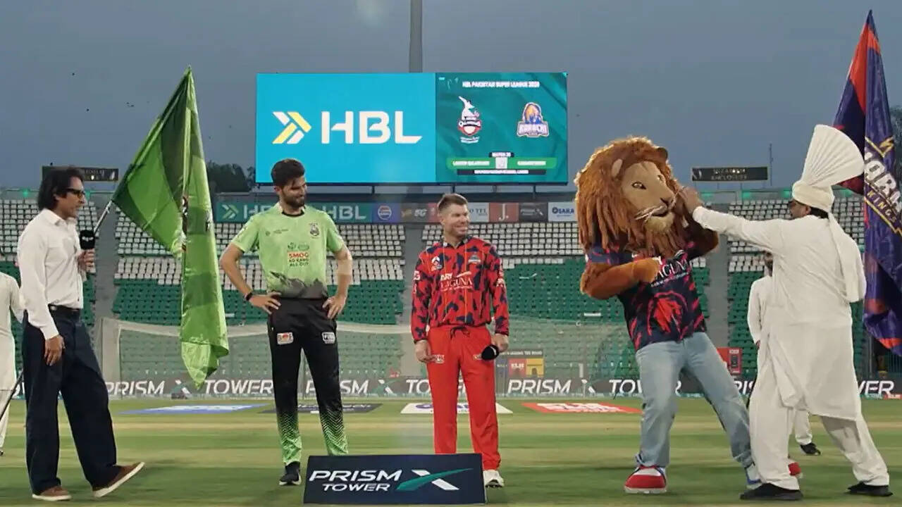 PSL toss turns WWE! Mascots ‘fight’, Ramiz Raja’s commentary steals show – Watch