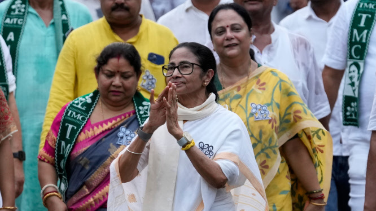 'Don’t want power, want BJP’s destruction in Delhi': Mamata Banerjee ups ante amid Bengal polls