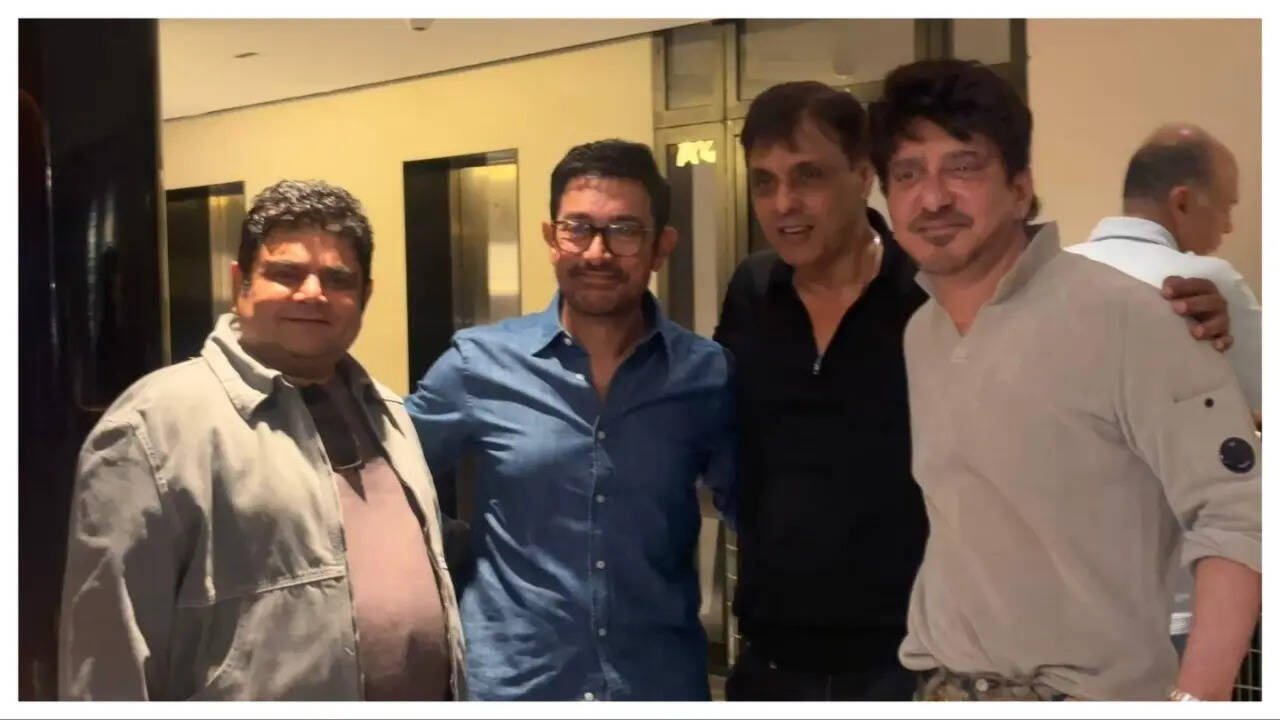 Deven with Aamir Khan and Sajid Nadiadwala at the screening of his film Dhabkaaro