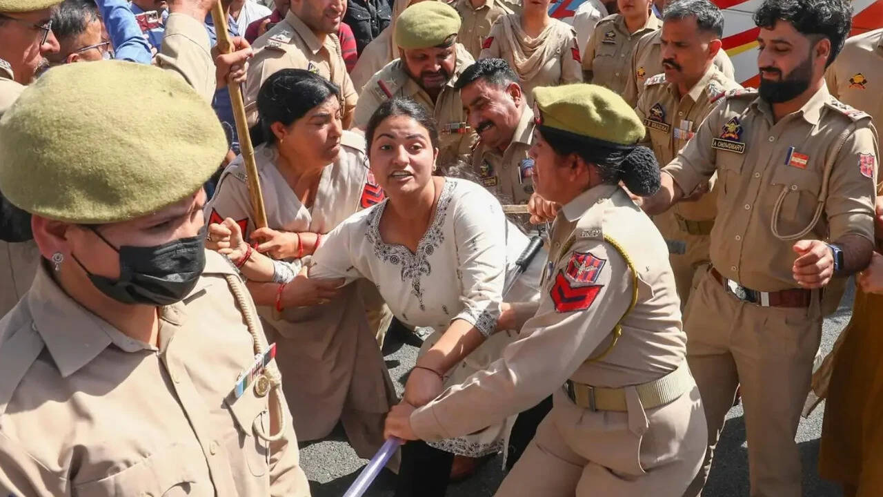 Six detained under PSA in Kashmir for ‘inciting’ students protest