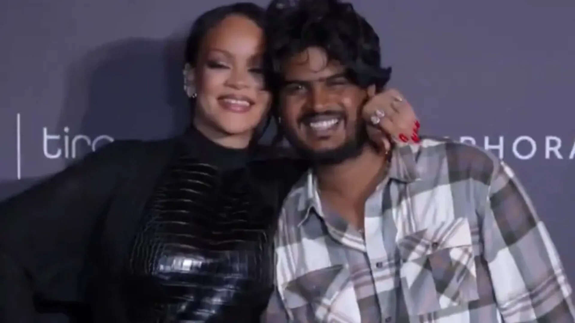 Rihanna charms Mumbai: Hugs cameraman, says ‘shukriya’ to fans