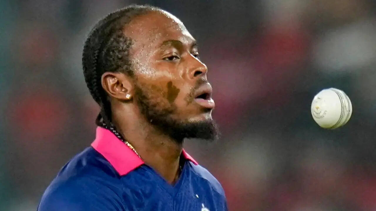 RR vs SRH Live: Jofra Archer removes Travis Head in first over; dents SRH chase