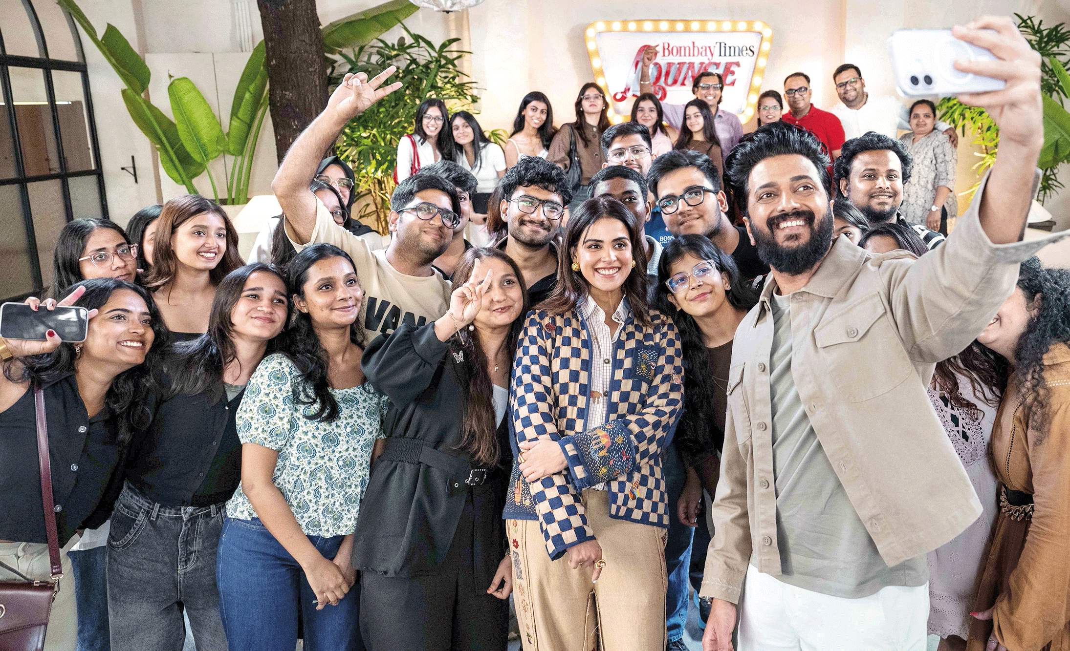 Pb_Riteish-&-Genelia-Deshmukh-at-BTL-56