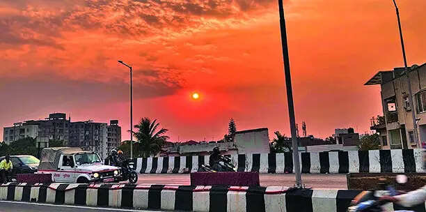 Rain, thunderstorm likely to bring relief from heat till Tuesday: Met