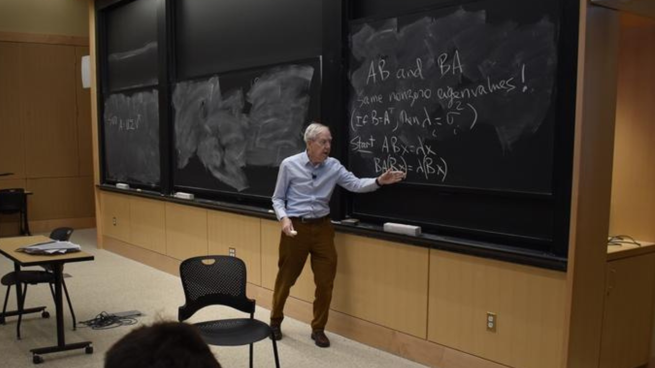  MIT professor who taught the math behind AI for 60 years has made his lectures free online