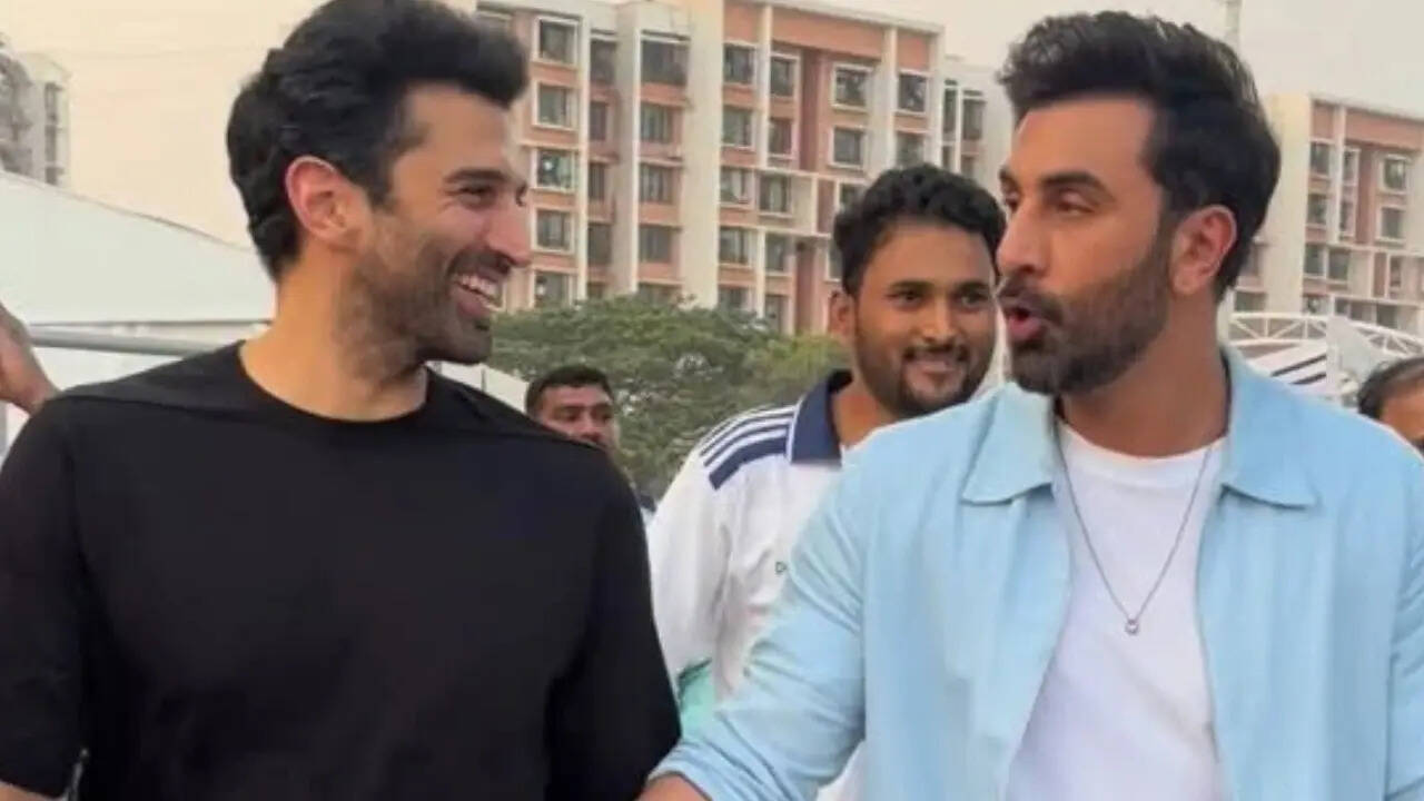 Ranbir and Aditya Roy spotted together at Mumbai event