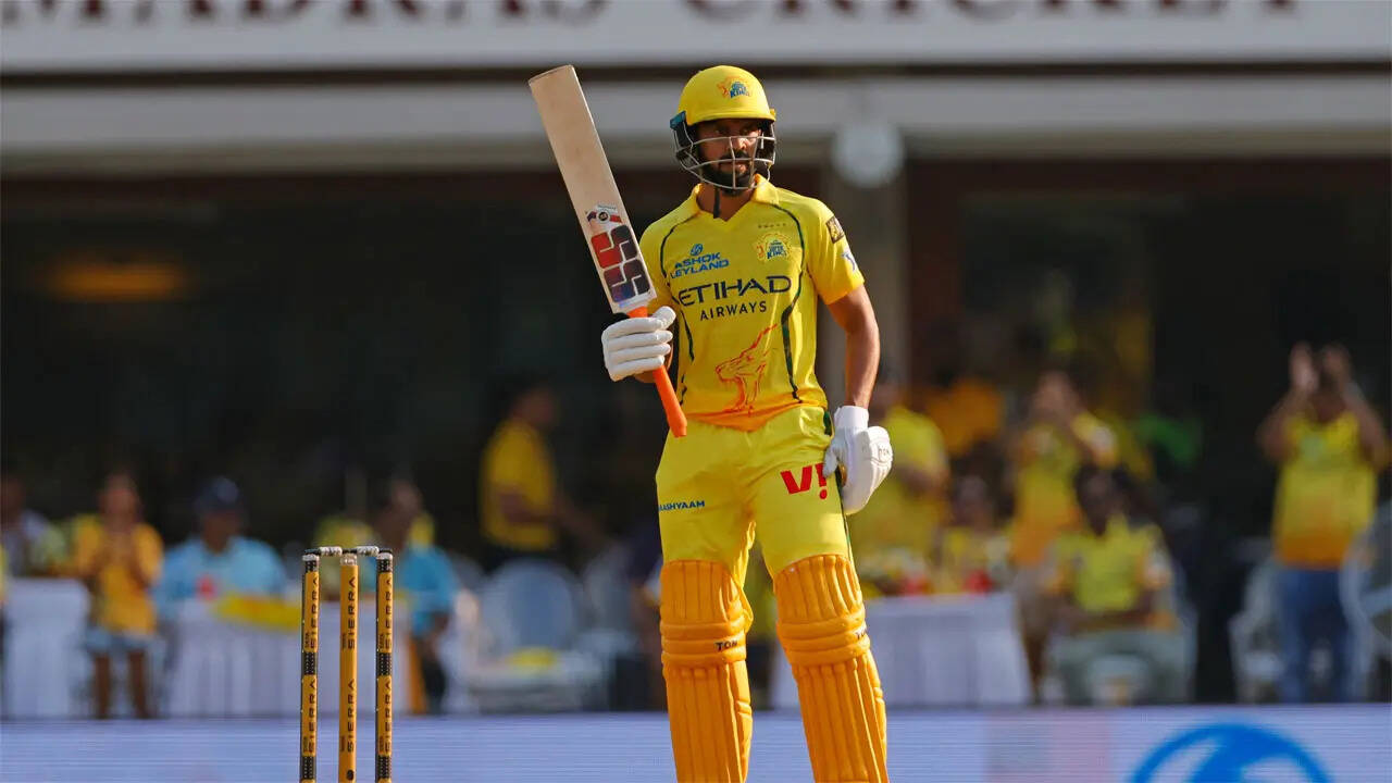 IPL LIVE: GT restrict CSK to 158/7 at Chepauk; Gaikwad hits 74*