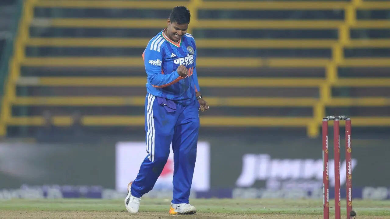Deepti stars as India beat South Africa by 14 runs, avoid whitewash