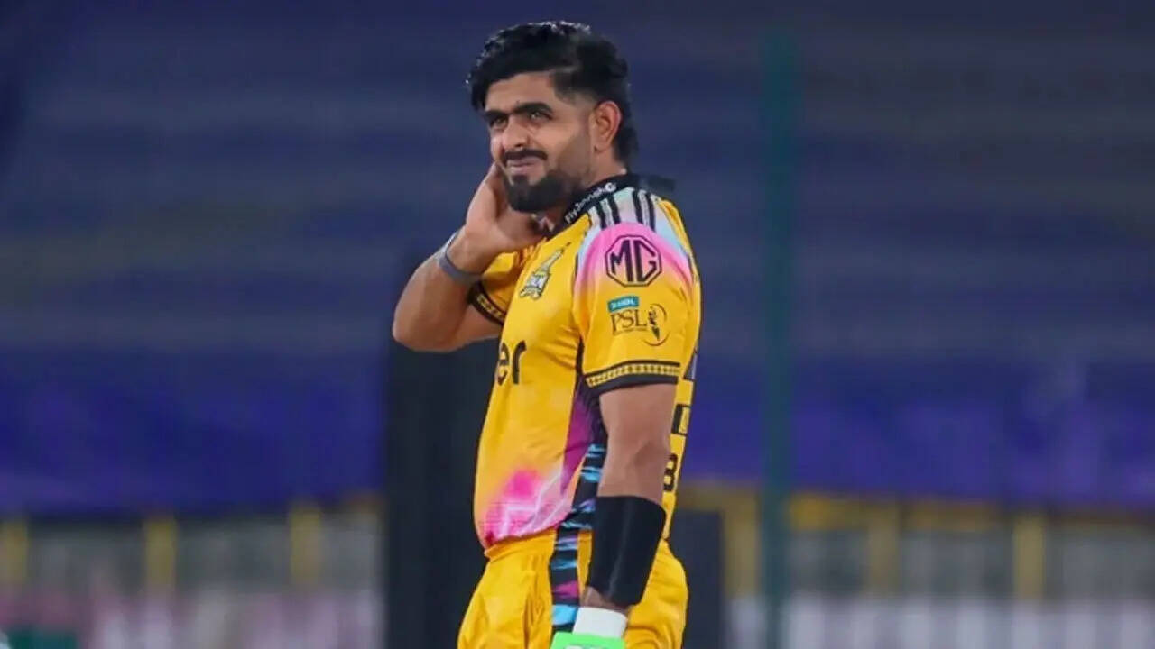 Babar Azam 'bowled' by Shaheen Afridi's 1-year-old son; fans react - WATCH